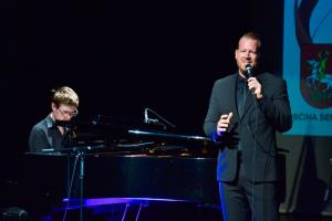 Vokalist Boštjan Korošec in pianist Leon Firšt